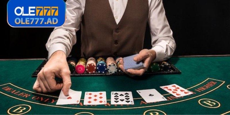 Poker Ole777 – Sân Chơi Đỉnh Cao Dành Cho Người Đam Mê 2 Gồm 4 vòng cược, giúp người chơi đánh giá và tối ưu cơ hội